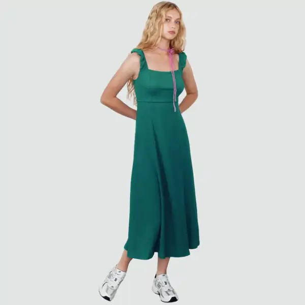 Vestido con escote cuadrado