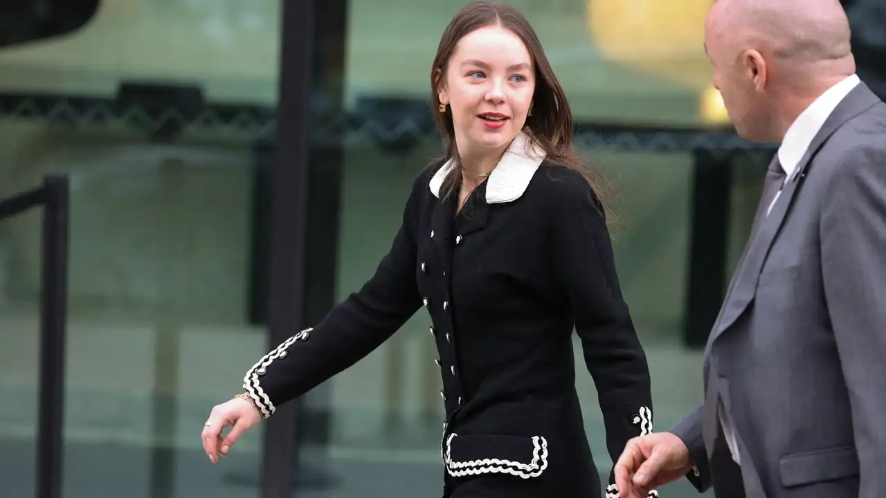 Alexandra de Hannover, hija de Carolina de Mónaco, lleva las merceditas que todas las pijitas tienen en su armario: funcionales y súper combinables 