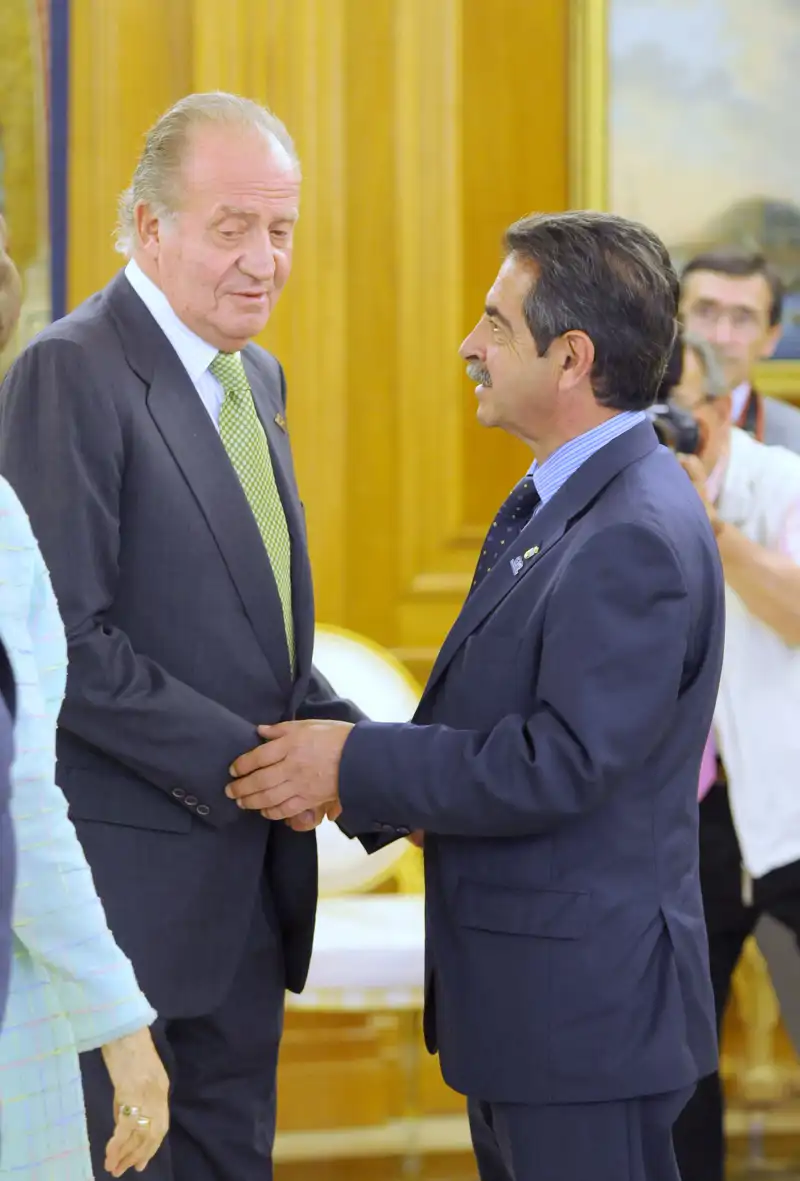 El Rey Juan Carlos y Miguel Ángel Revilla, foto de archivo