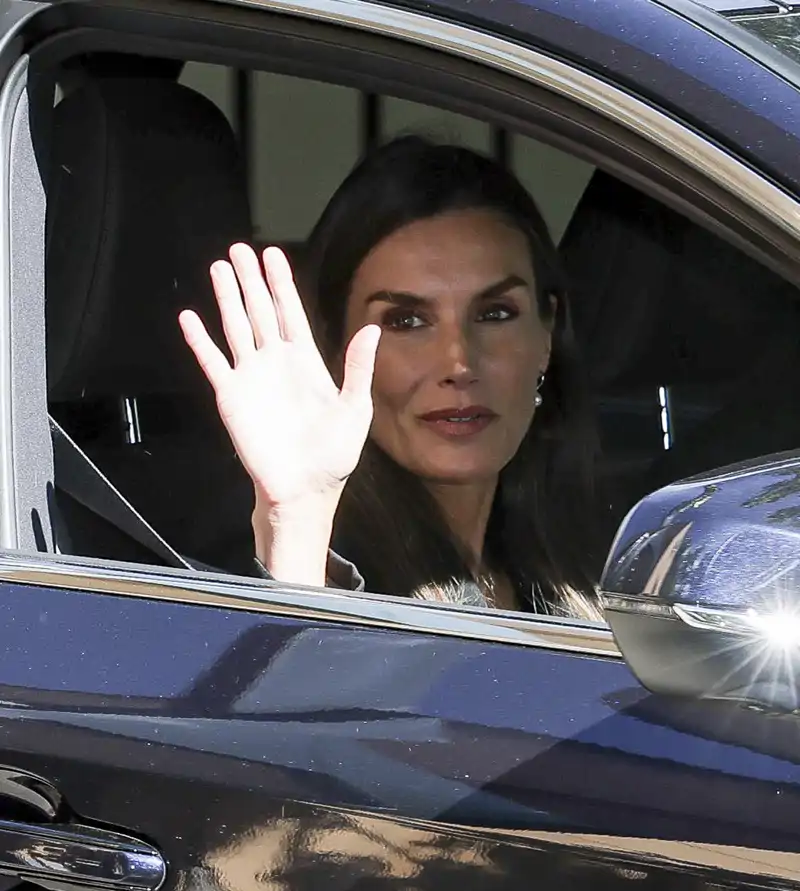 La Reina Letizia en un coche