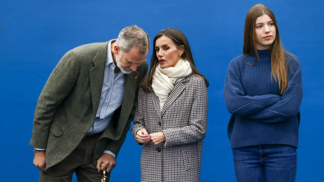 Los Reyes, Felipe y Letizia, junto a la infanta Sofía.