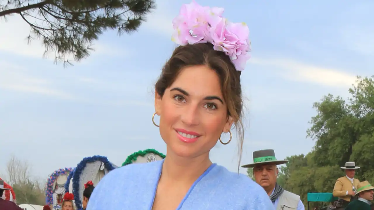 Lourdes Montes en una romería del Rocío