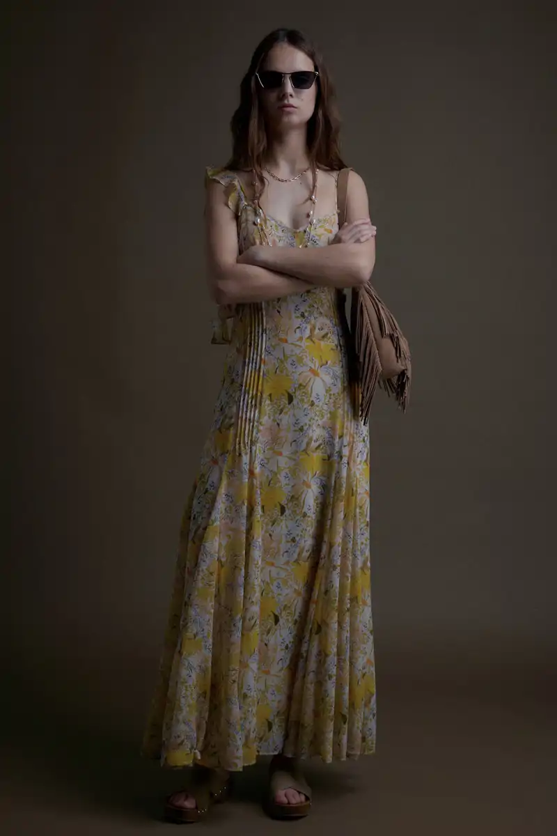 Vestido tirantes margaritas de Sfera 59,99 euros