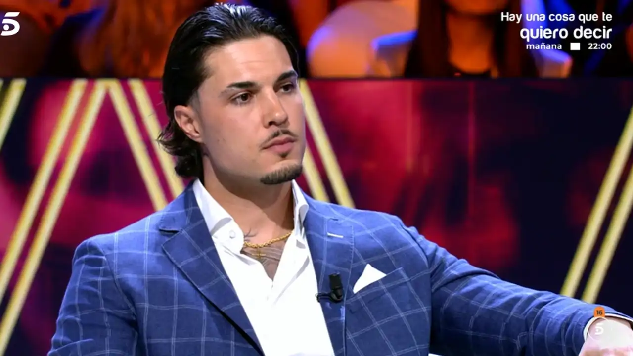 Tensión máxima entre Carlo Costanzia y Ángela Portero en directo en '¡De viernes!' por una pregunta sobre sus padres: "Si me dejas hablar..."
