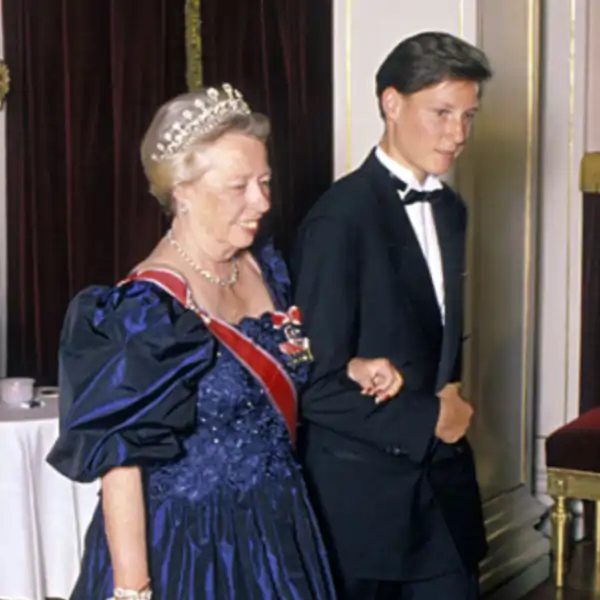 La hermana del Rey Harald junto al Príncipe Haakon