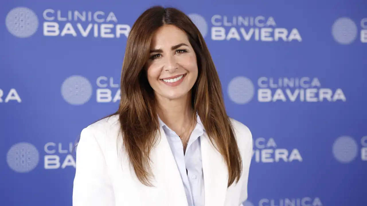 Ni bomber, ni torera: acaban de llegar a Zara las blazers de lino más fresquitas, originales y elegantes que arrasarán en comuniones esta temporada