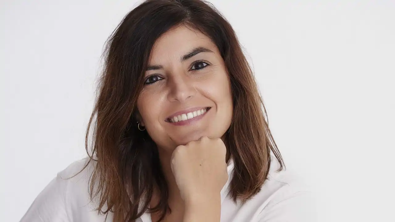 REBECA CÁCERES, PSICÓLOGA