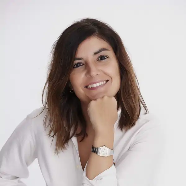 REBECA CÁCERES, PSICÓLOGA