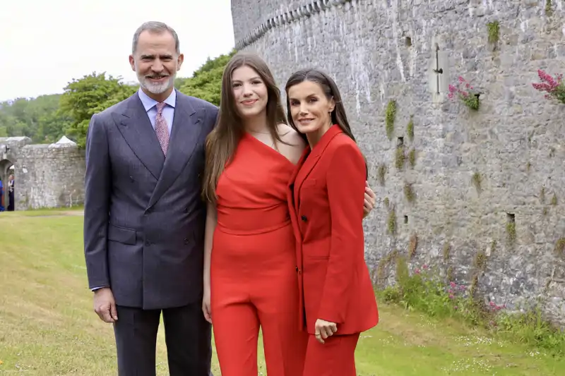 Sus Majestades los Reyes junto a la infanta Sofía
