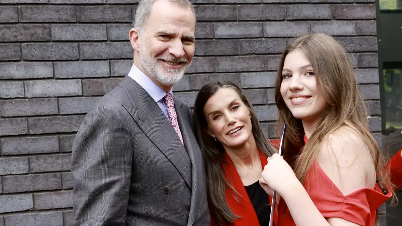 Sus Majestades los Reyes junto a la Infanta Sofía