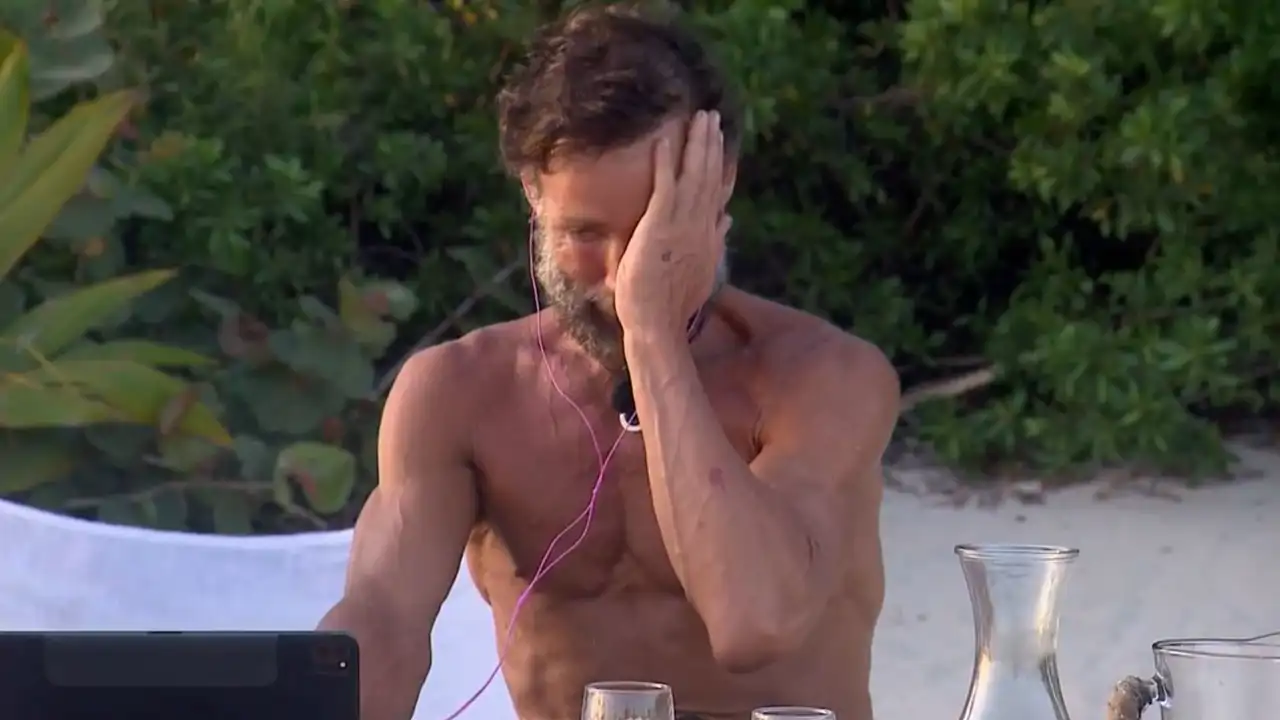 Sheila Casas rompe su regla y hace llorar a Álvaro Muñoz Escassi en su aparición en 'Supervivientes': “Tengo ganas de ti”