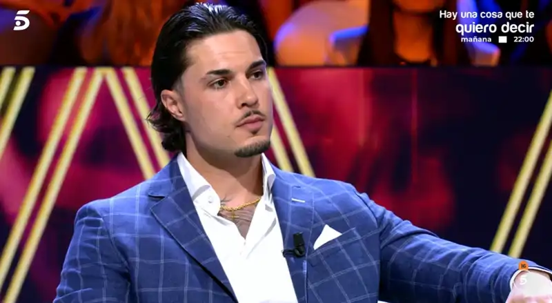 Carlo Costanzia en De viernes