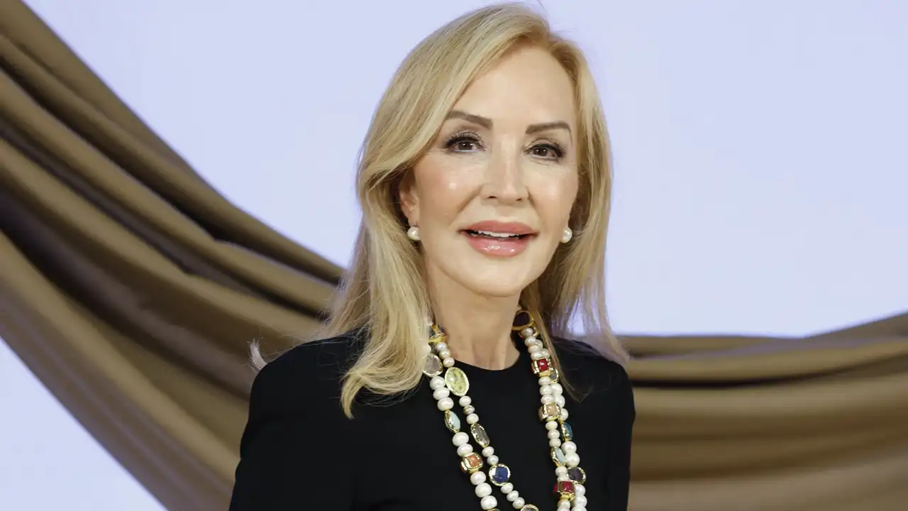Carmen Lomana