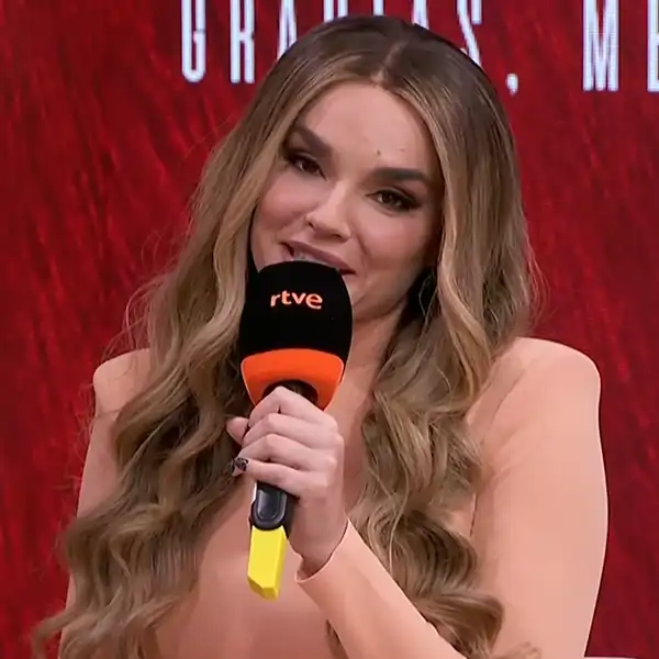 Melody en la rueda de prensa tras Eurovisión 2025