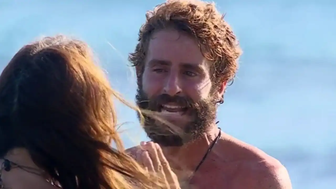 Pelayo discute con Carmen Alcayde. 