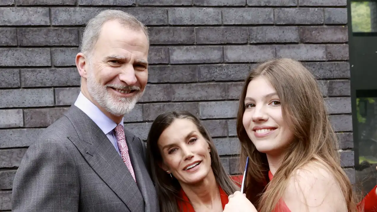 Sus Majestades los Reyes junto a la Infanta Sofía