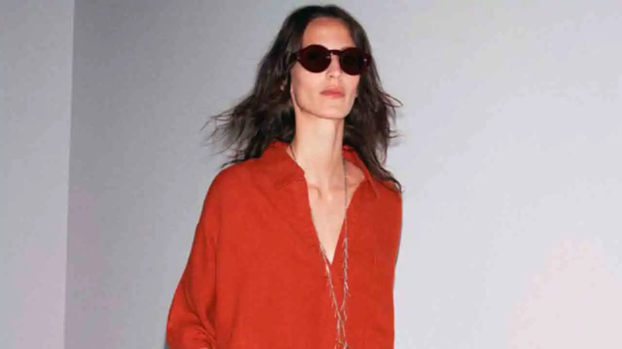 Acaban de llegar a Zara los 5 vestidos de lino con más estilo: cómodos, fresquitos y perfectos para llevar con sandalias planas y alpargatas