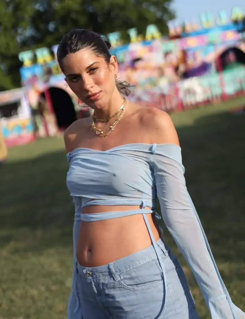 Marta Riumbau en un festival de verano