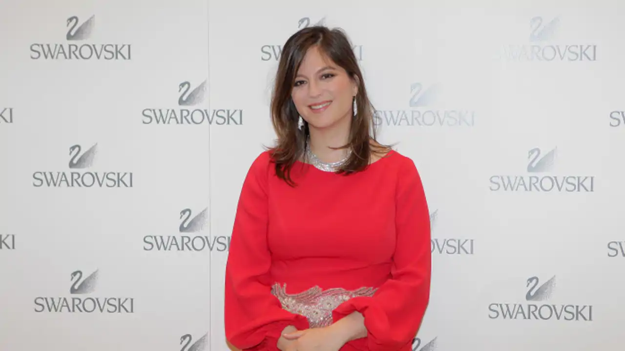 Chabeli Iglesias, hija de Isabel Preysler y primer influencer de la familia, arrasa con su estilo sobrio y elegante