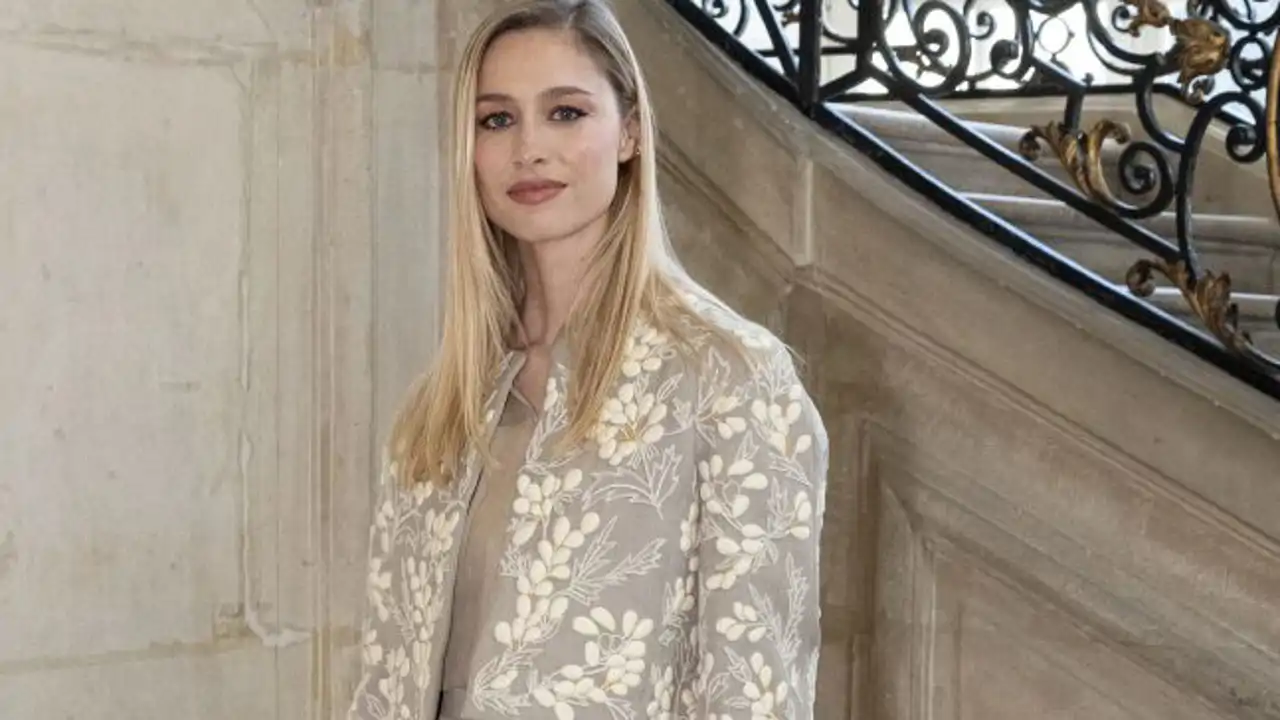 De Carla Bruni a Beatrice Borromeo: los looks más impactantes de la Paris Fashion Week