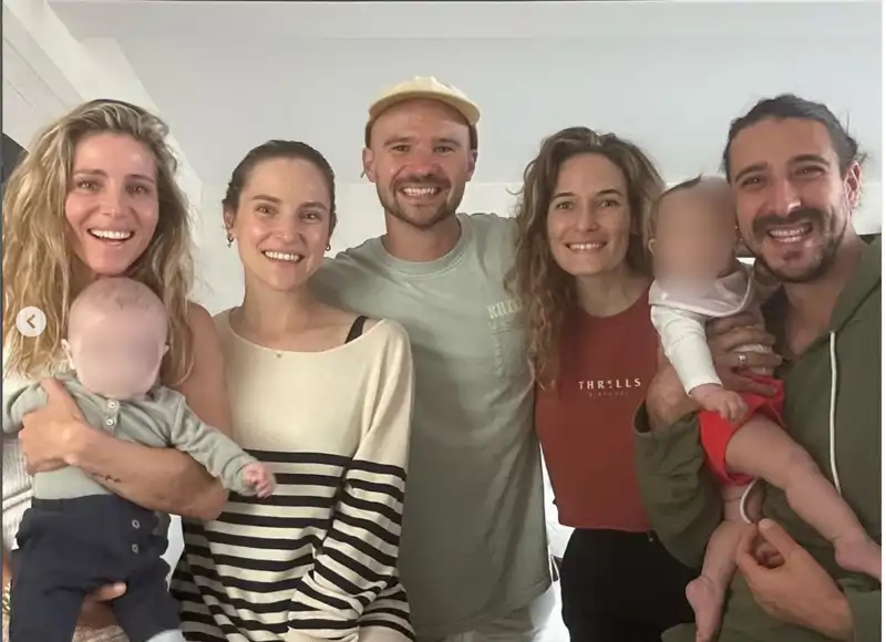 Elsa Pataky, su hermano Cristian Prieto y varios amigos en Madrid