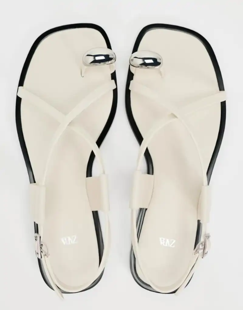 sandalias blancas