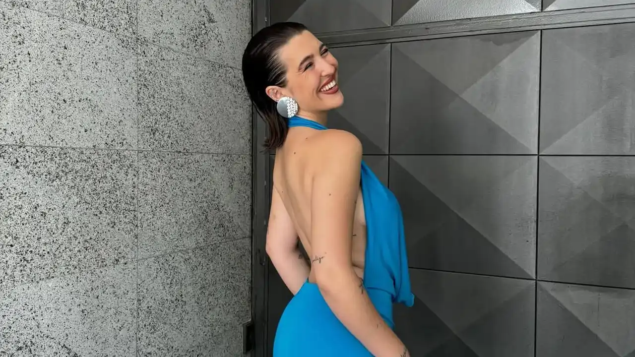 Los 10 vestidos tendencia del verano 2025: elegantes, fresquitos y perfectos para lucir con sandalias