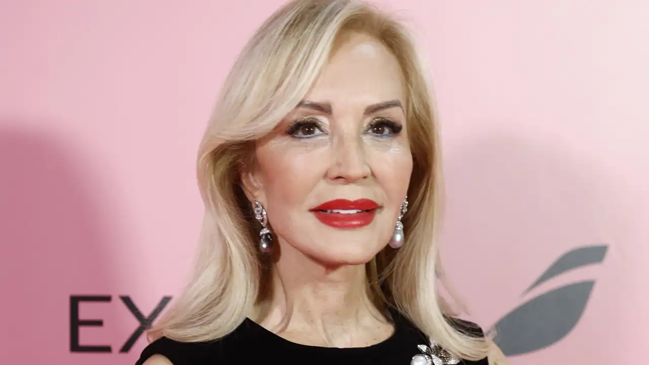 Carmen Lomana