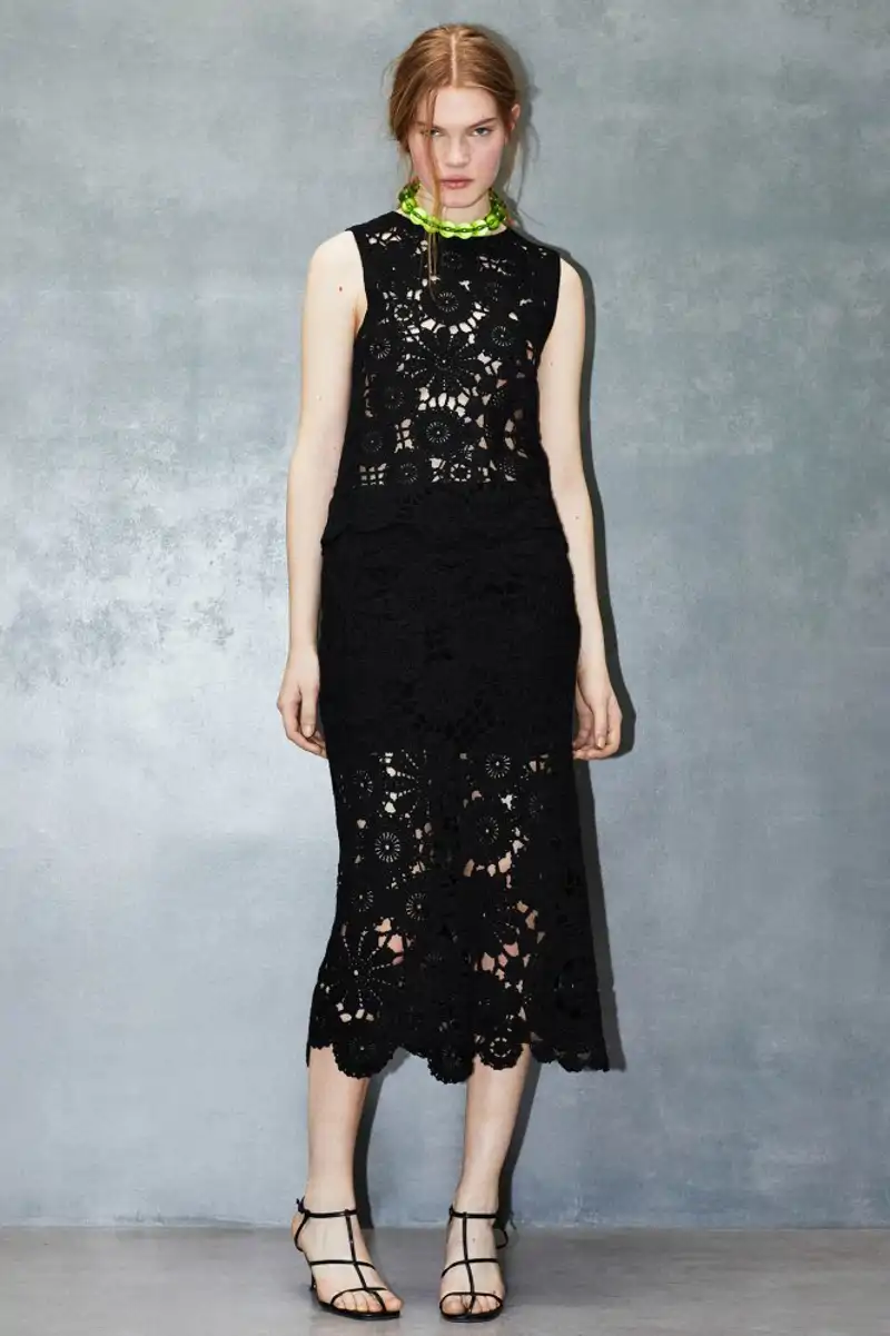 Falda midi crochet  39,99 euros top crochet 25,99 euros de Sfera