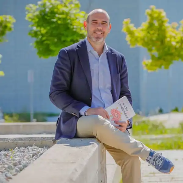 Jonathan Benito, neurocientífico: "La amabilidad te abrirá puertas que jamás conseguirás abrir por la fuerza"