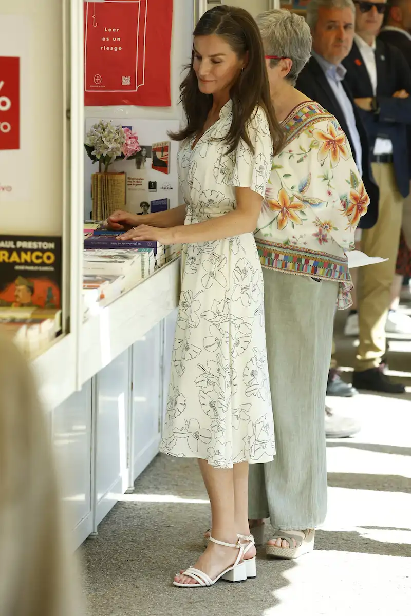 La Reina Letizia en la Feria del Libro de Madrid 2025 