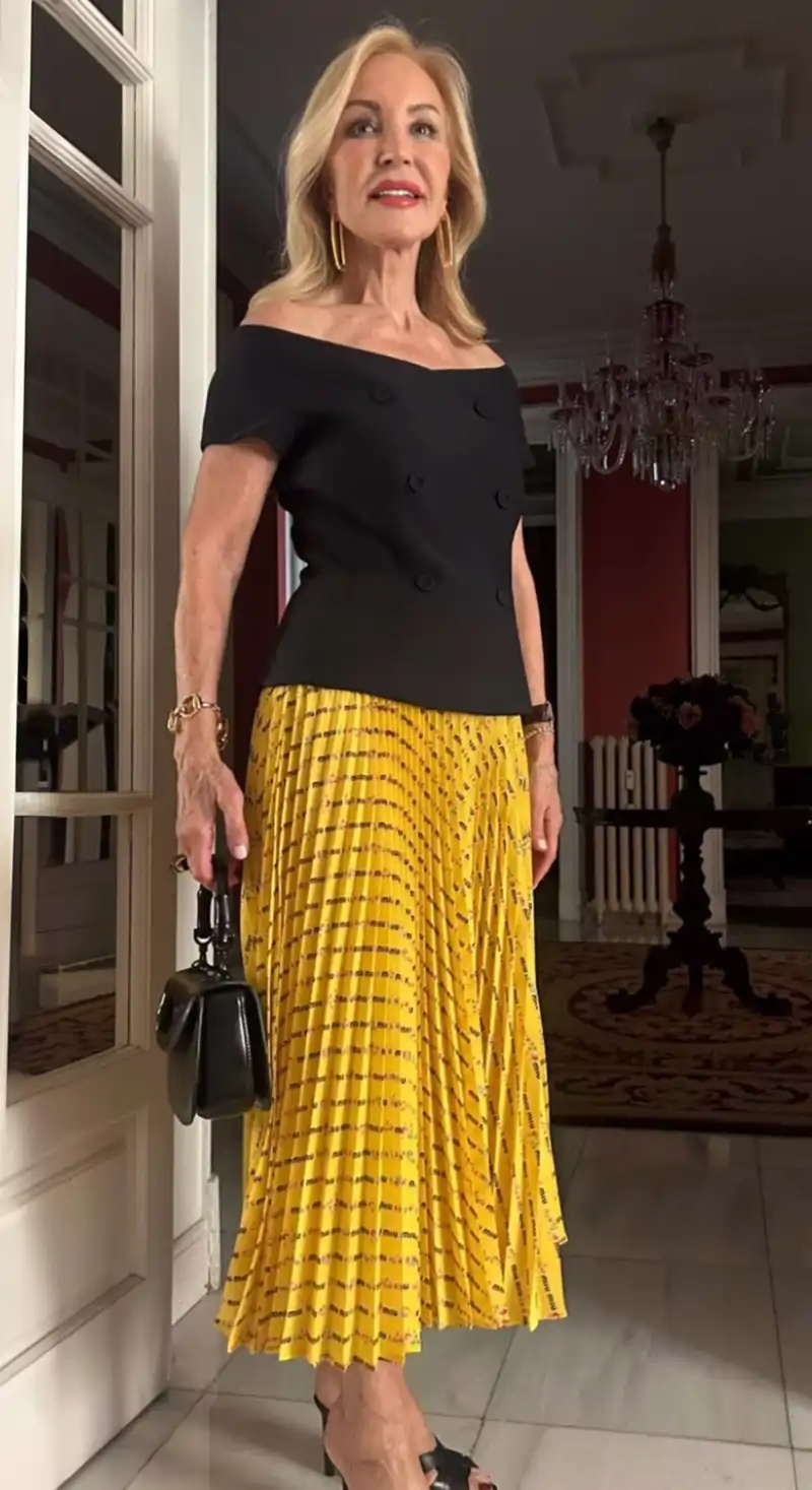 El look bicolor de Carmen Lomana lleno de prendas de lujo 