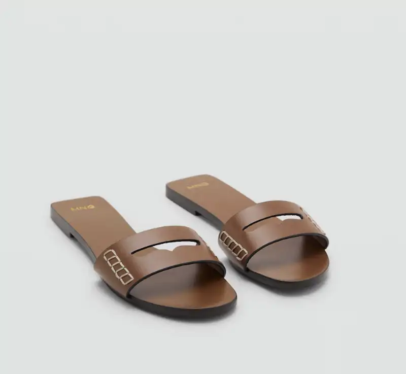 Sandalia piel tira de Mango 29,99 euros 