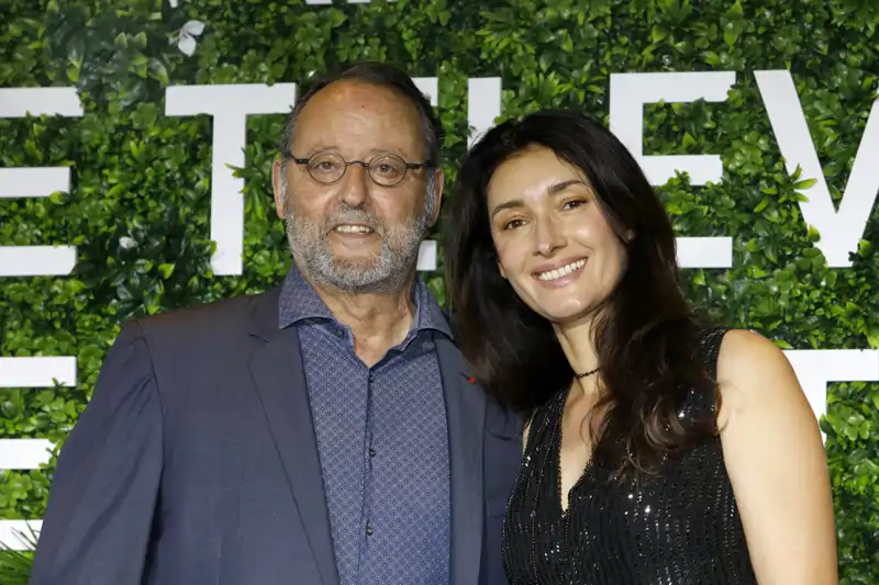 Jean Reno con su esposa