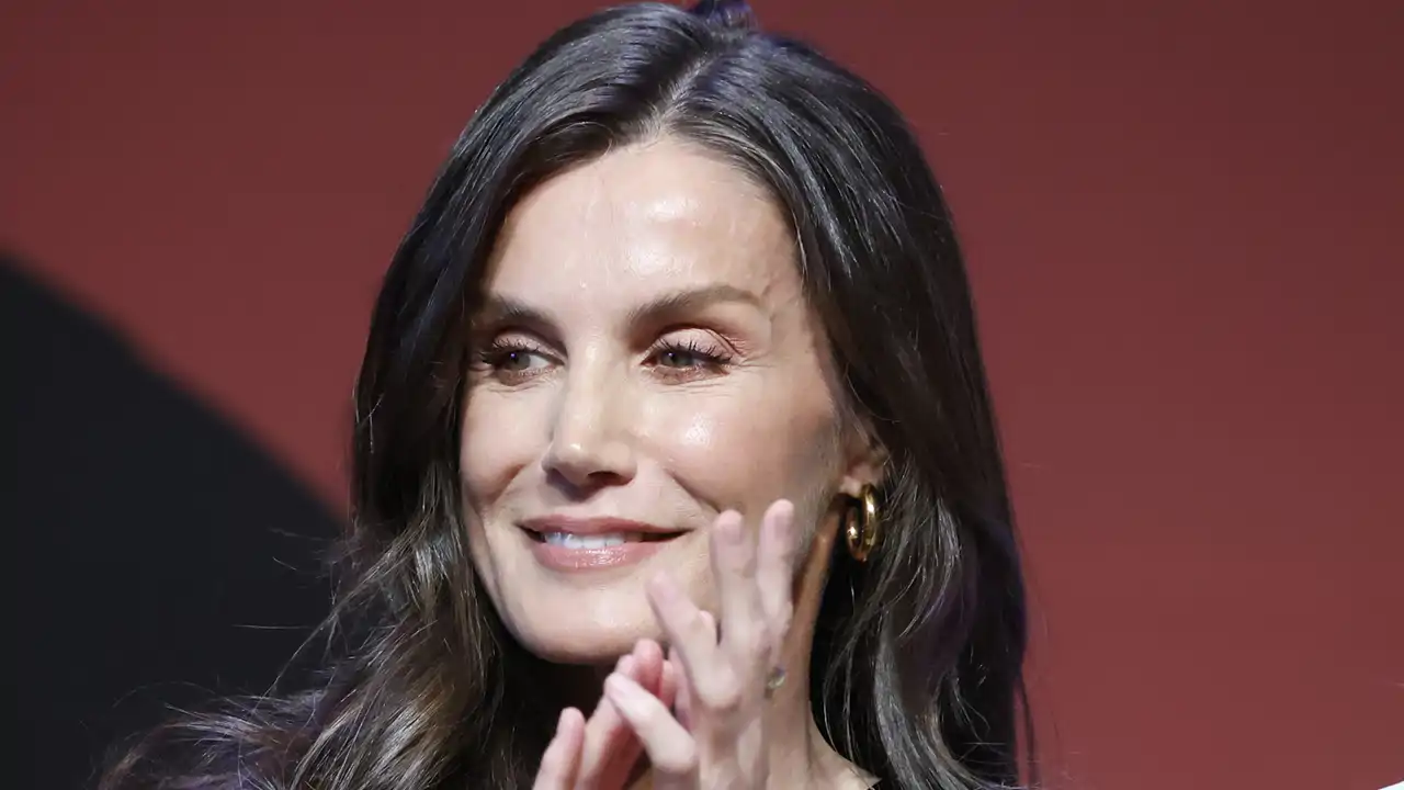 La Reina Letizia aplaudiendo