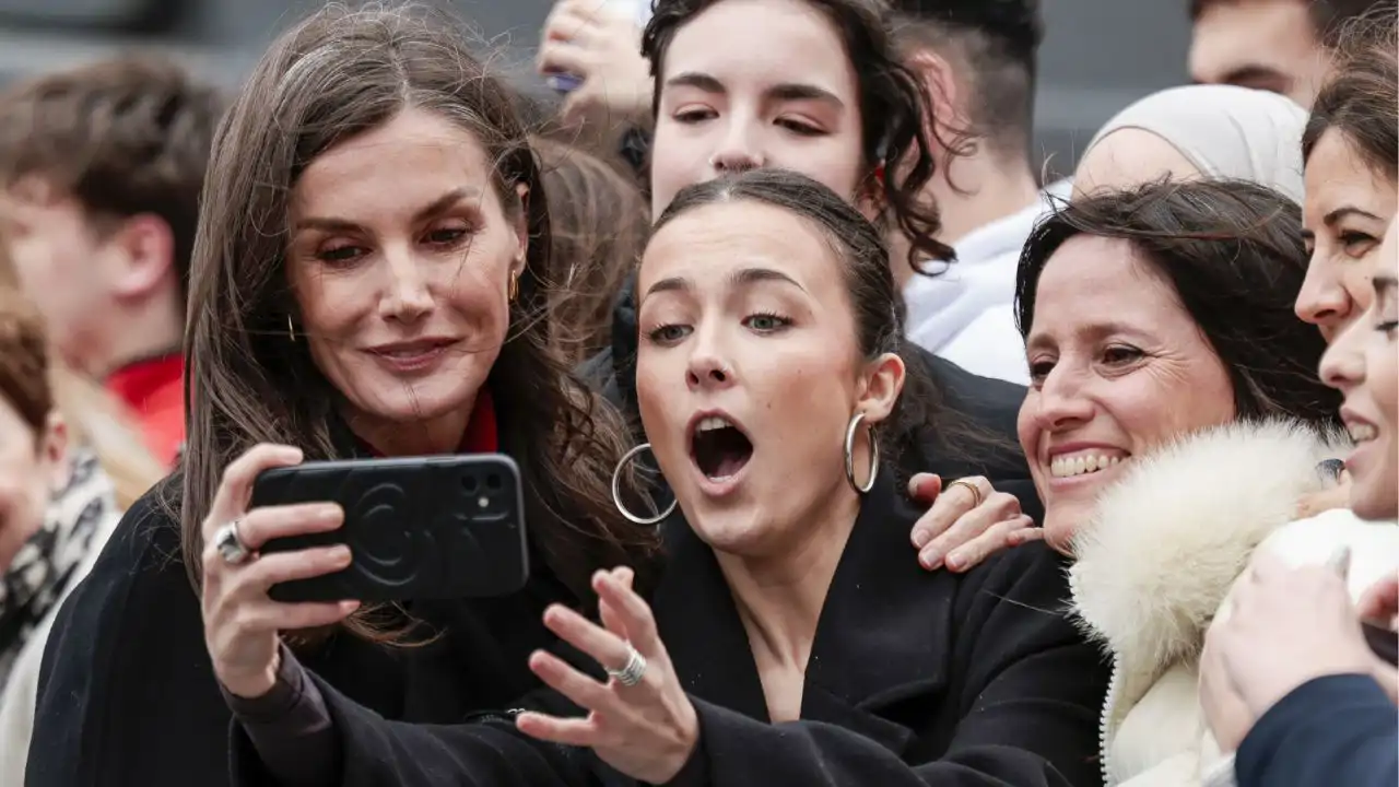 Próxima y accesible, los infalibles no protocolarios de doña Letizia