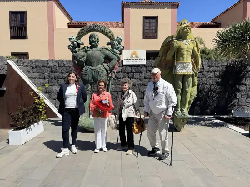 SM los Reyes de Noruega junto a Jacqueline Heyerdahl y Alicia Barroso, directora del Parque