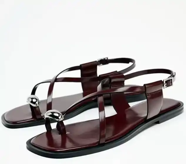 Sandalias con hebilla