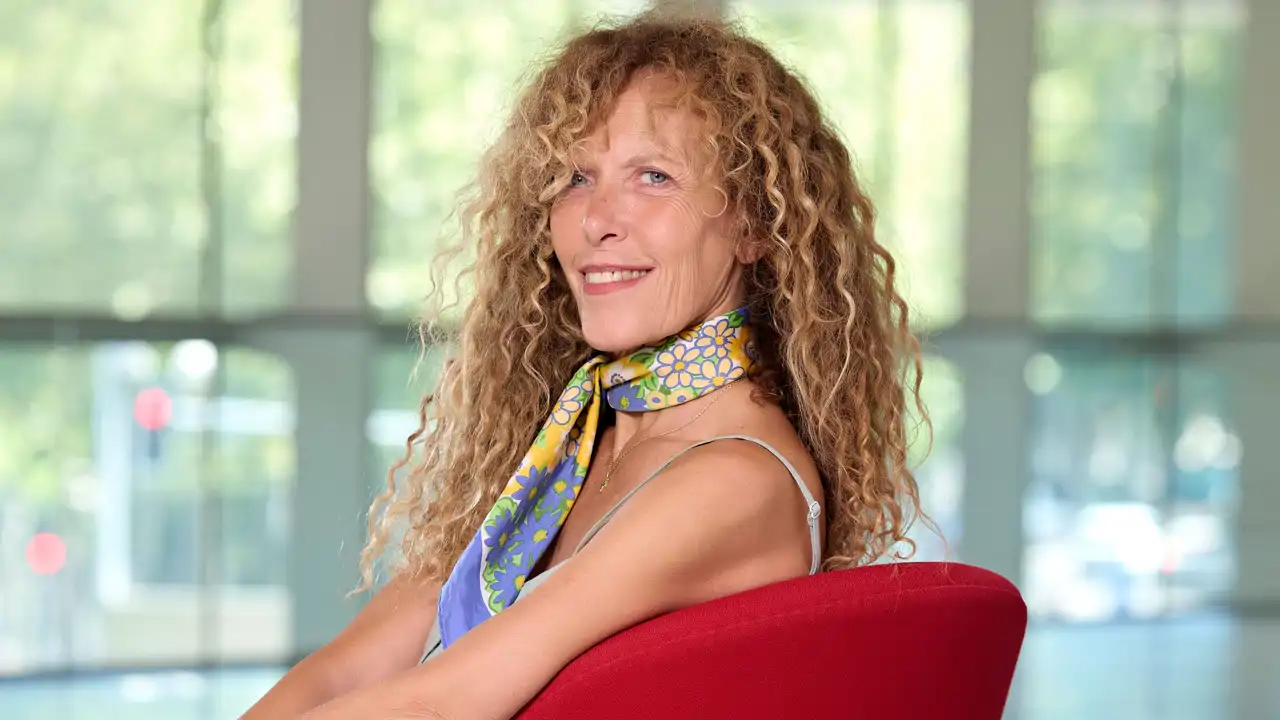 EXCLUSIVA | Carmen Conesa se sincera en SEMANA: "Tengo un amor a distancia y eso es muy bonito"