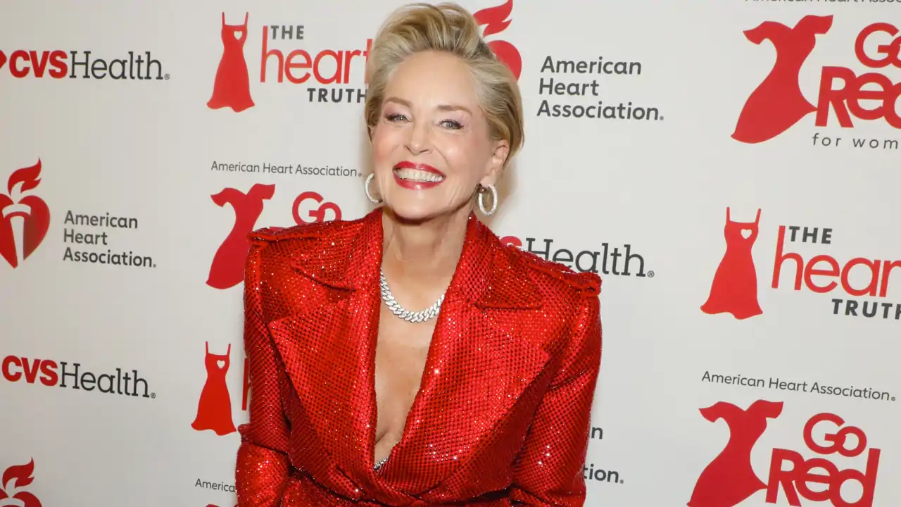 Sharon Stone posa sonriente durante un photocall