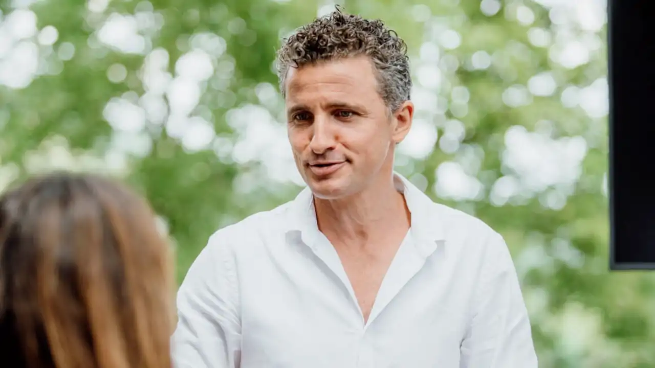 Xevi Verdaguer, psiconeuroinmunólogo "Acostarse más tarde los fines de semana tiene riesgos"