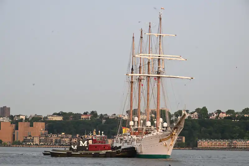 El Juan Sebastián de Elcano llega a Nueva York