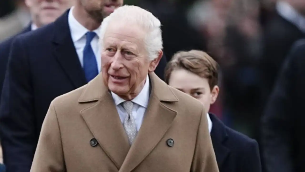 El Rey Carlos III y su nieta Charlotte