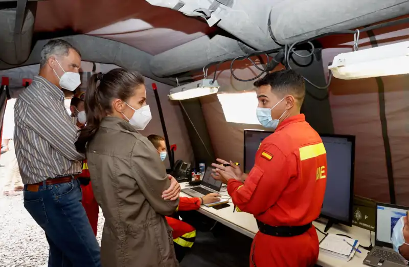 Los Reyes, en su visita a La Palma tras la erupción del volcán Cumbre Vieja. 