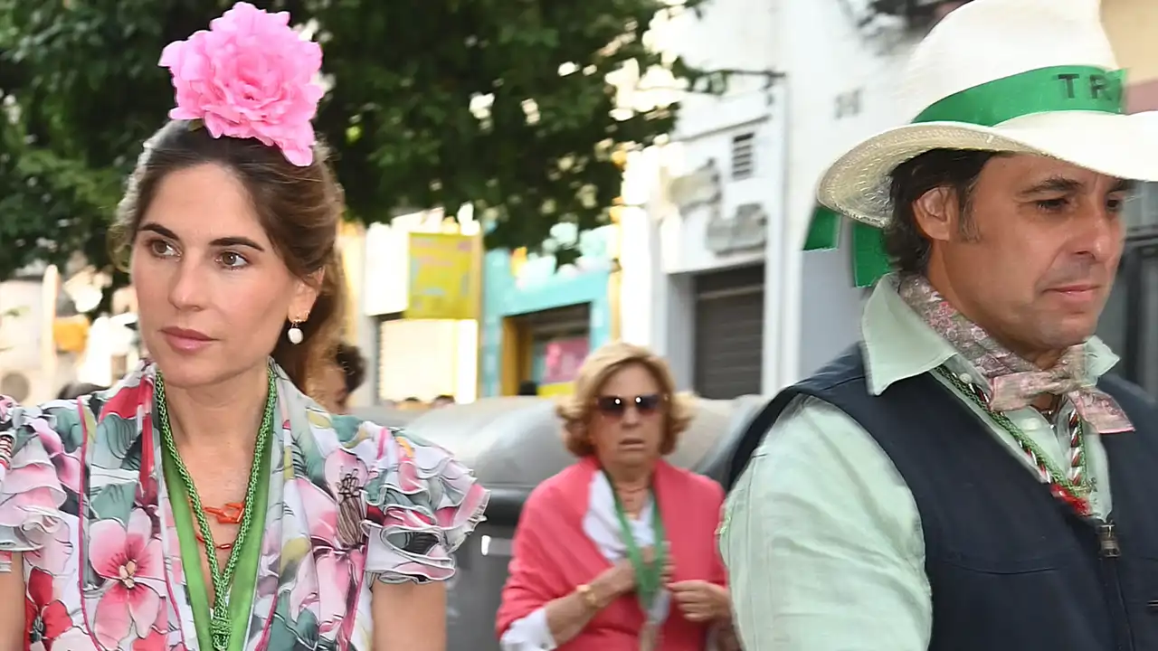 Lourdes Montes luce el vestido con el estampado más bonito para el Camino del Rocío 
