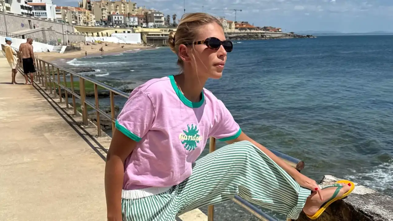 Las icónicas chanclas para llevar a la playa o en looks elegantes con vestido en verano, rebajadas a 11€