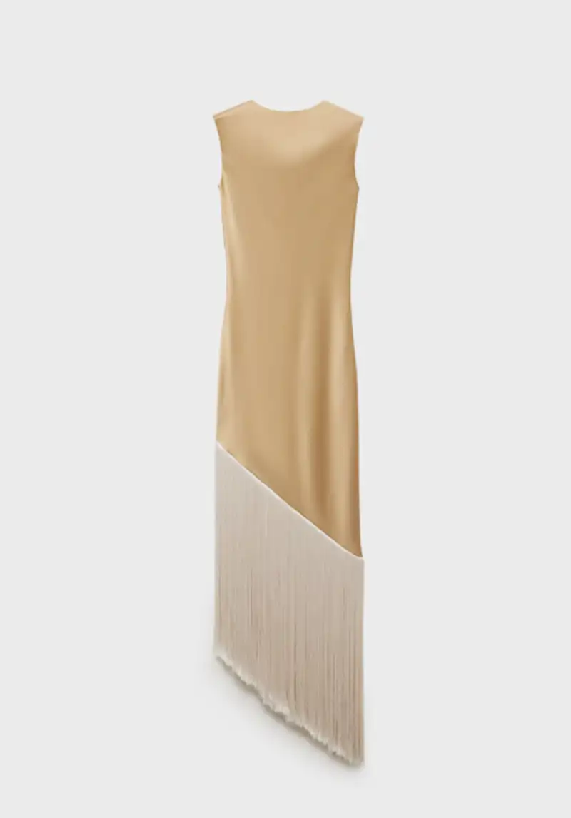 Vestido asimétrico de Mango 190 €