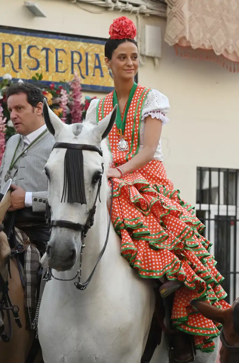 Victoria Federica arrasa en el Camino de El Rocío con su conjunto de lunares 