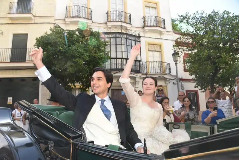 Victoria von Hohenlohe-Langenburg y su marido el día de su boda. 