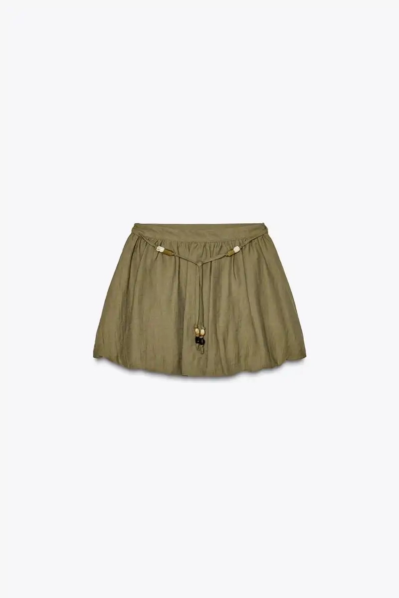 Falda corta abullonada de Zara 25,95 euros